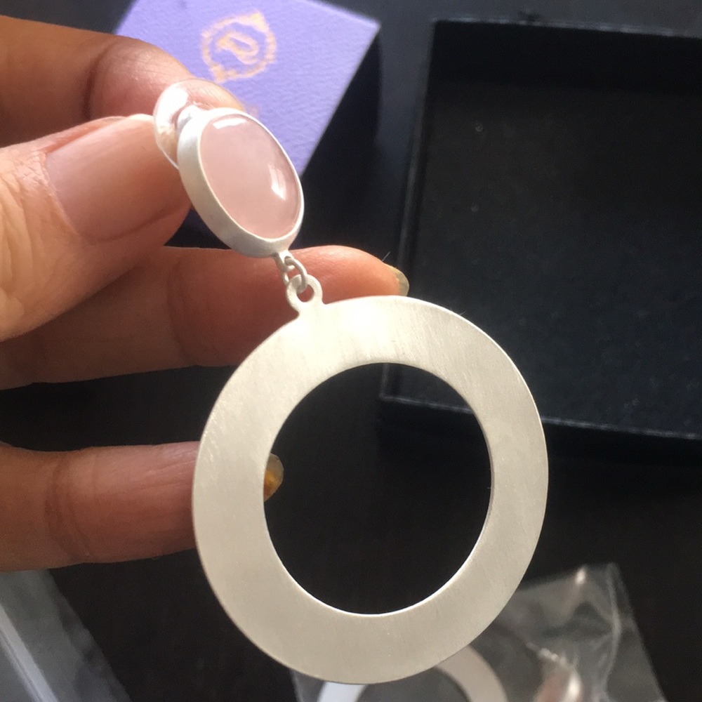 Rose quartz gemstone circle round drop hoop earring matted silver NIB